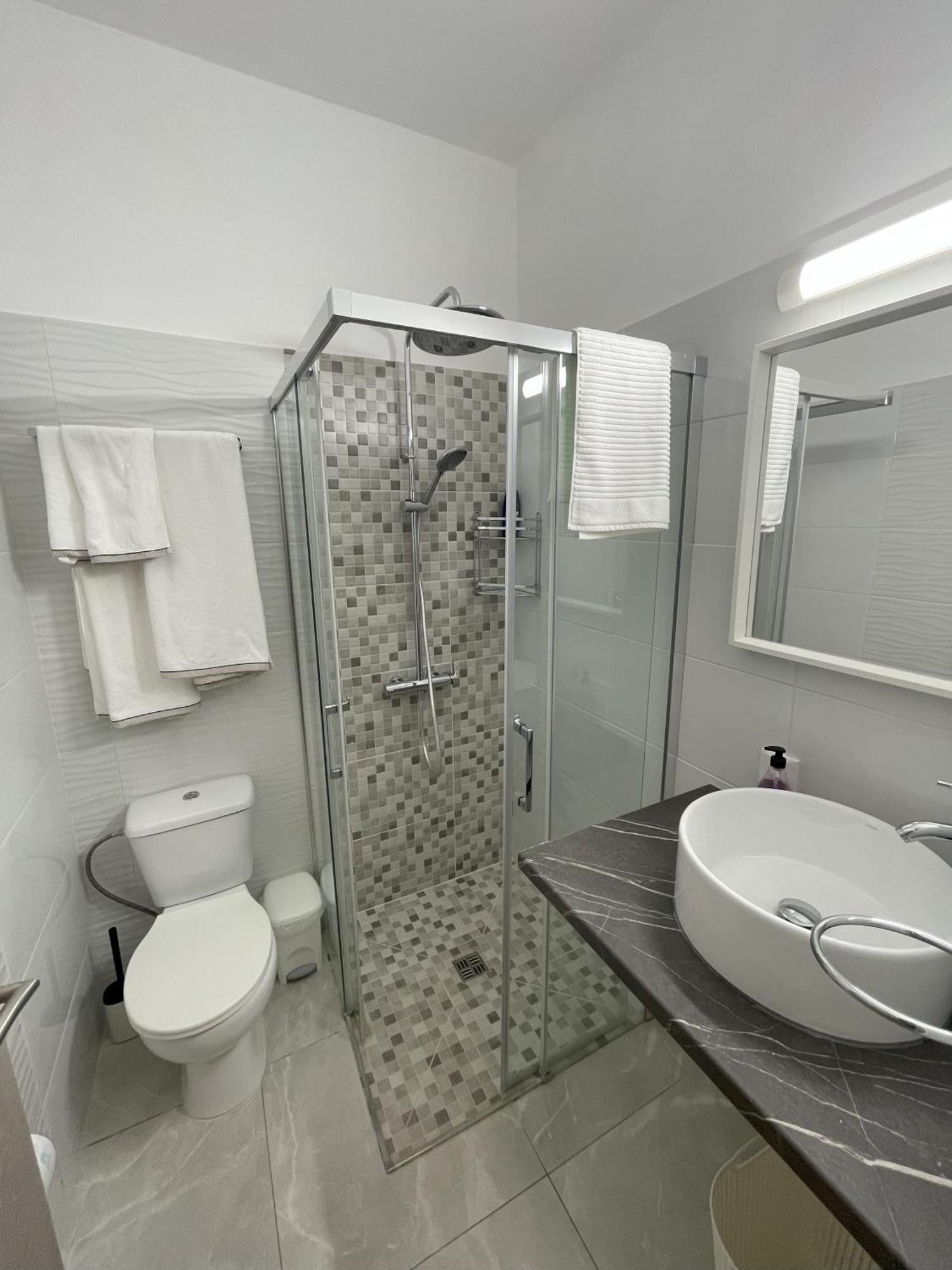 Arf Apartments - With Jacuzzi At The Complex Emba Exterior foto